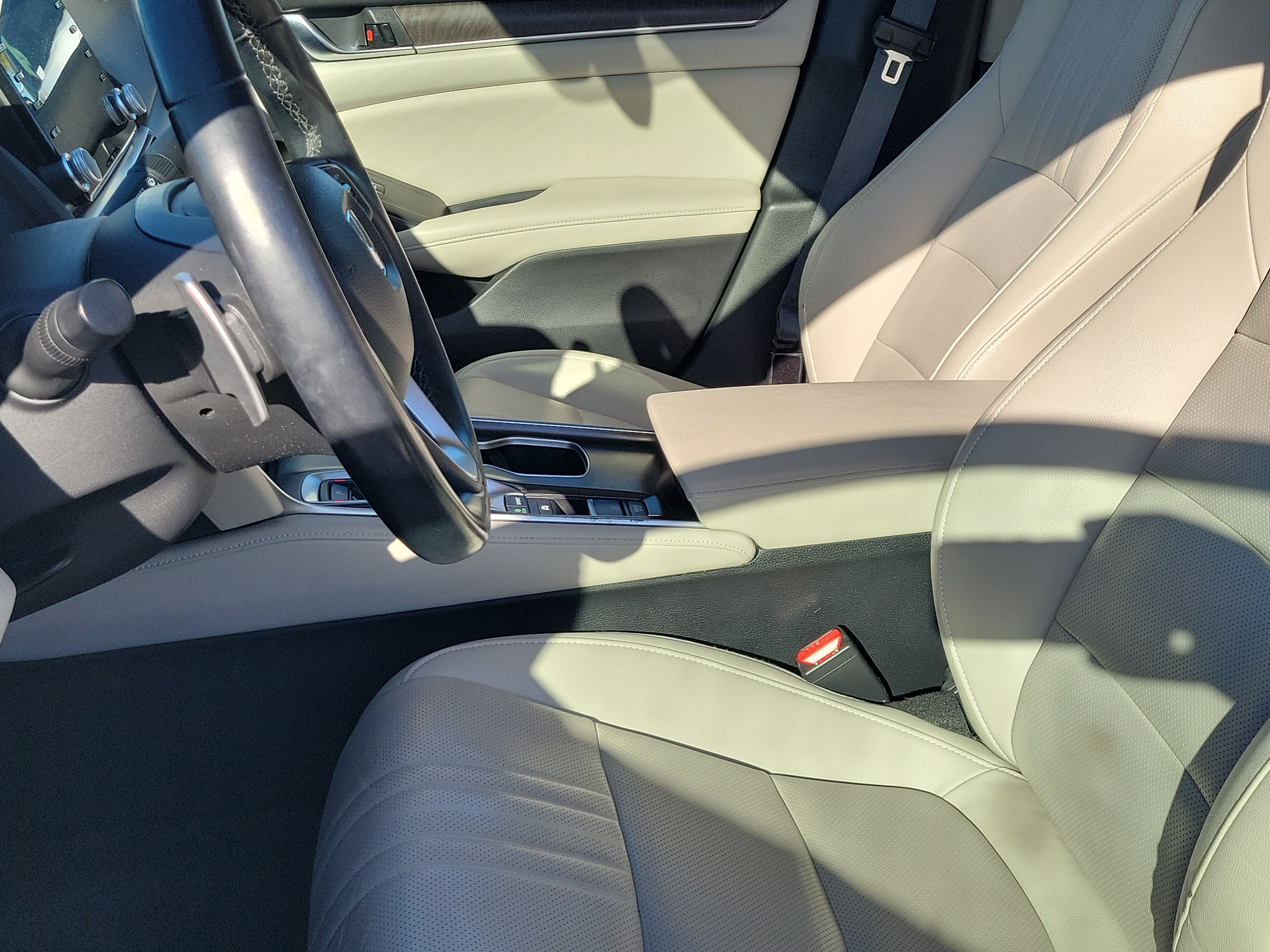 Used 2021 Honda Accord Touring image 18