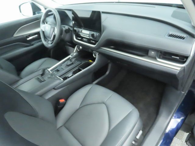 Used 2025 Toyota Grand Highlander FWD image 17