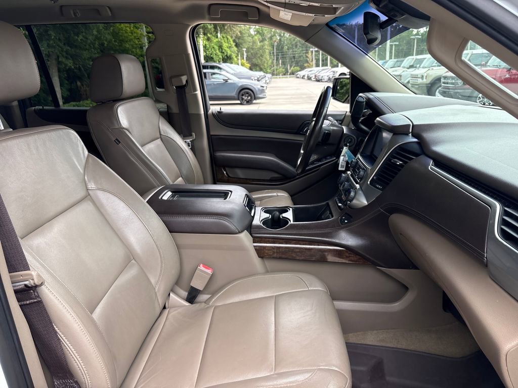 Used 2018 Chevrolet Suburban LT RWD image 28