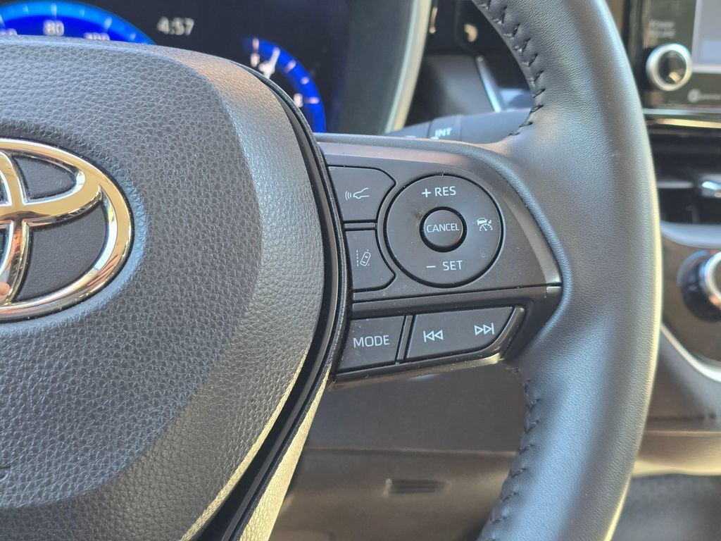 Used 2022 Toyota Corolla LE w/ Premium Interior Package FWD image 16