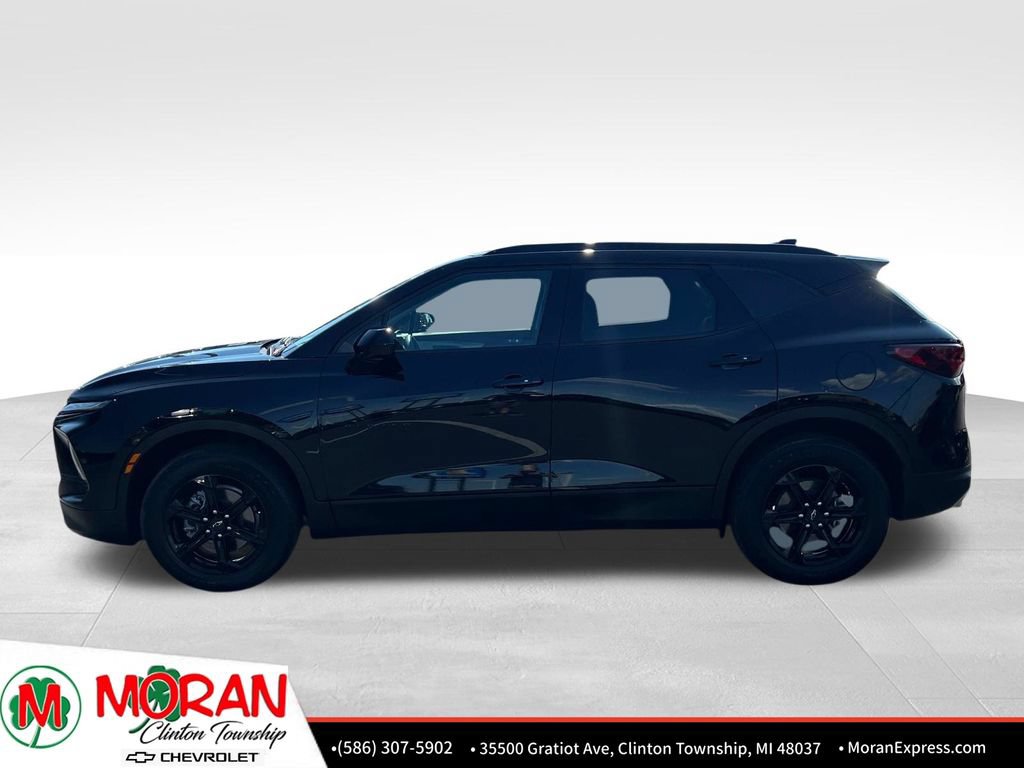 Certified 2025 Chevrolet Blazer LT w/ Midnight/Sport Edition FWD image 3