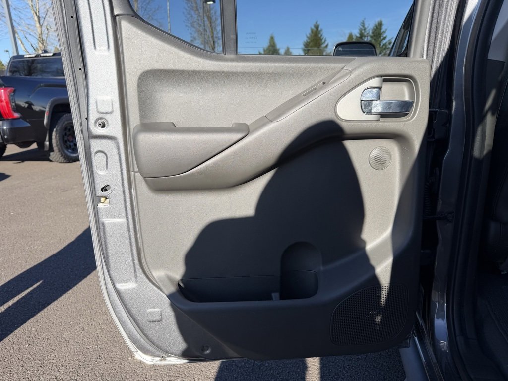 Used 2021 Nissan Frontier PRO-4X w/ Pro-4x Utility Package image 30