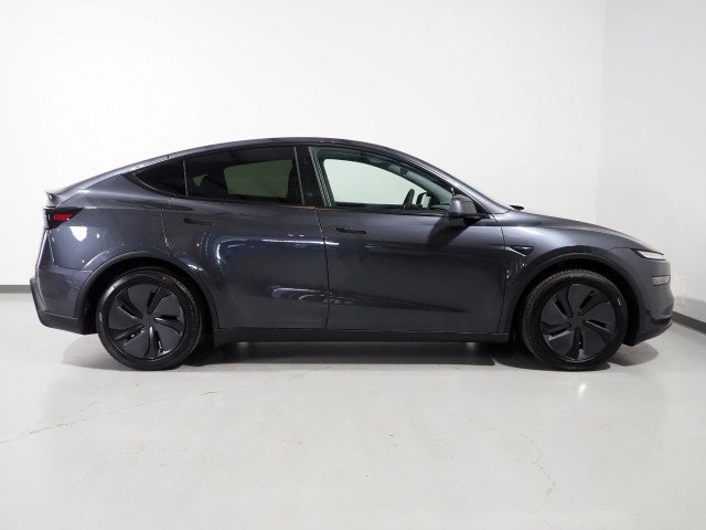 Used 2026 Tesla Model Y Long Range RWD image 6