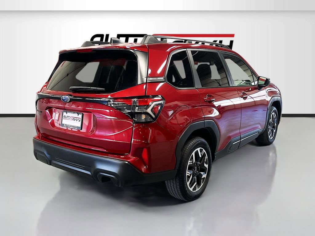 Used 2025 Subaru Forester Premium image 7