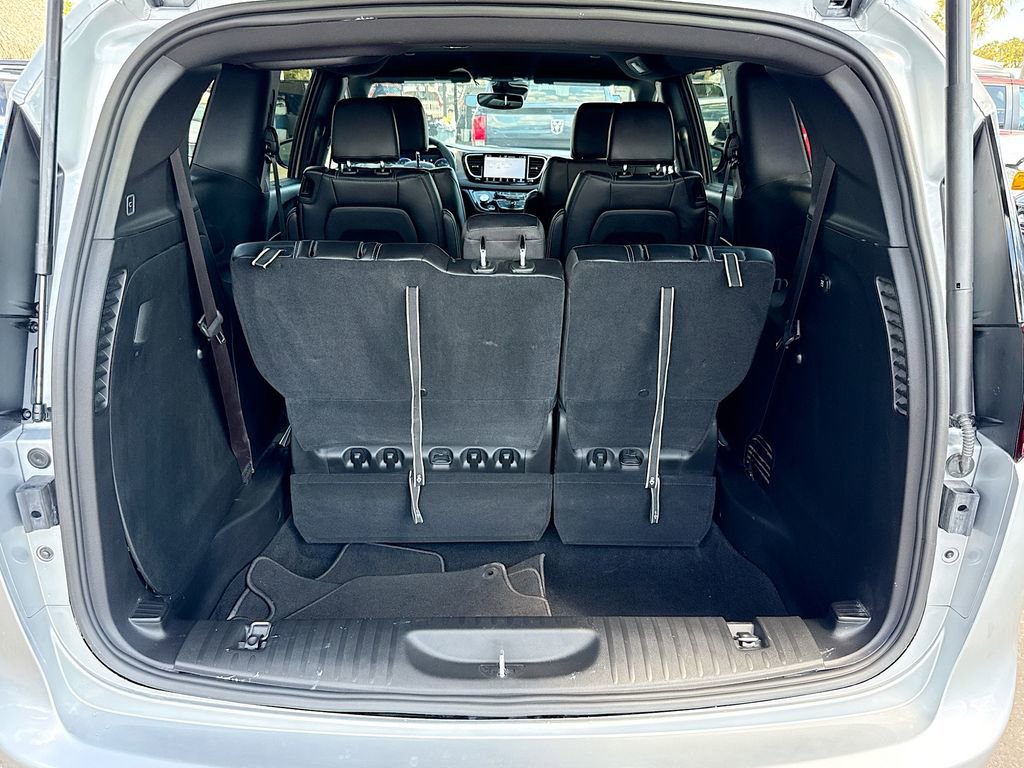Used 2026 Chrysler Pacifica Select image 30