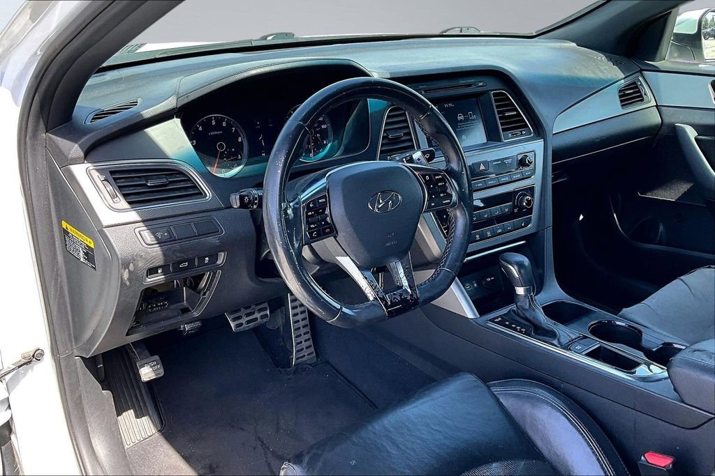Used 2017 Hyundai Sonata Sport 2.0T image 4