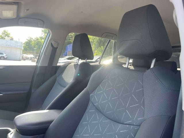 Used 2025 Toyota RAV4 XLE AWD/4WD image 21