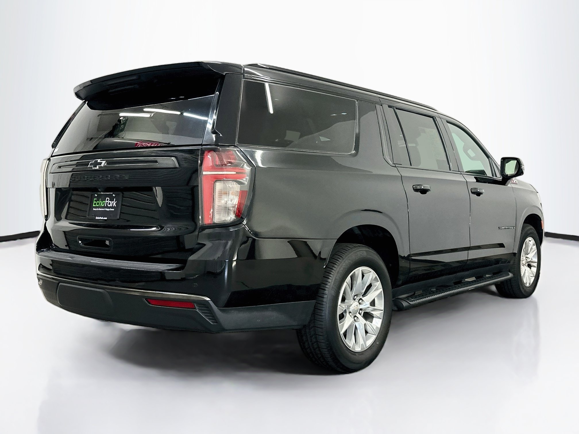Used 2022 Chevrolet Suburban Z71 w/ Z71 Off-Road Package AWD/4WD image 9