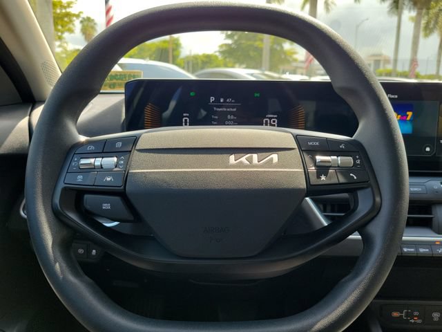 Used 2025 Kia K4 FWD image 17