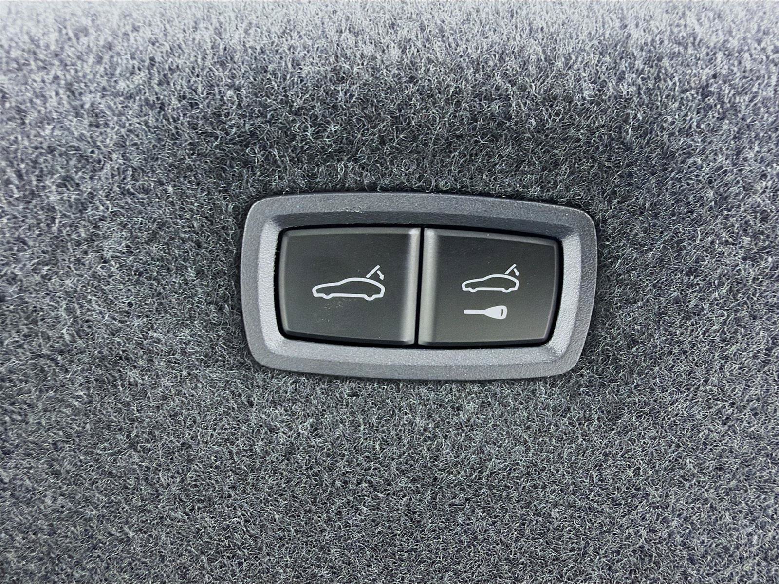 New 2026 Porsche Taycan AWD/4WD image 25
