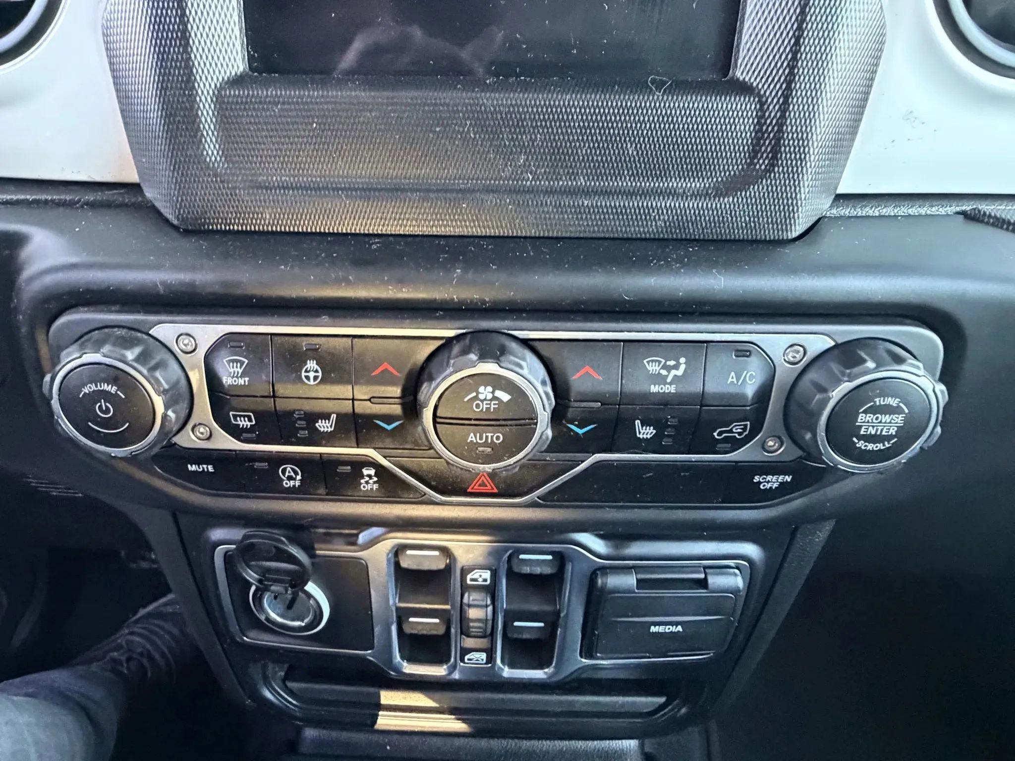 Used 2021 Jeep Wrangler Unlimited Sport AWD/4WD image 27