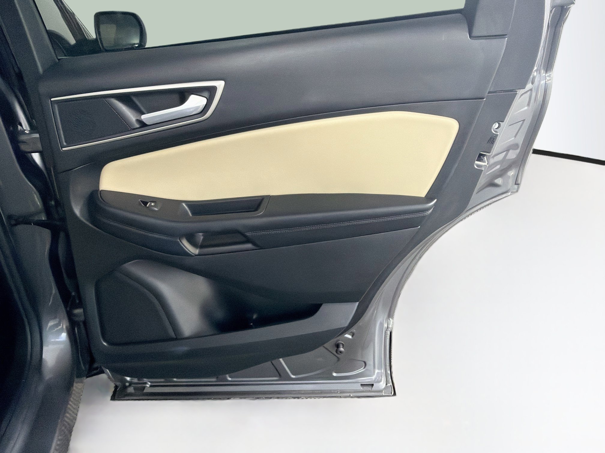 Used 2023 Ford Edge SEL w/ Cargo Accessory Package AWD/4WD image 31