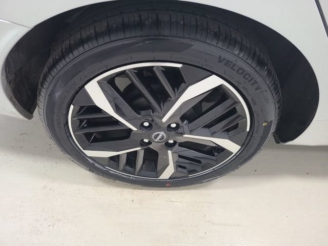 Used 2024 Nissan Versa SR FWD image 36