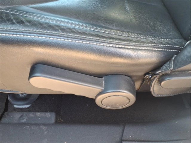 Used 2016 Jeep Wrangler Unlimited Rubicon w/ Connectivity Group image 12