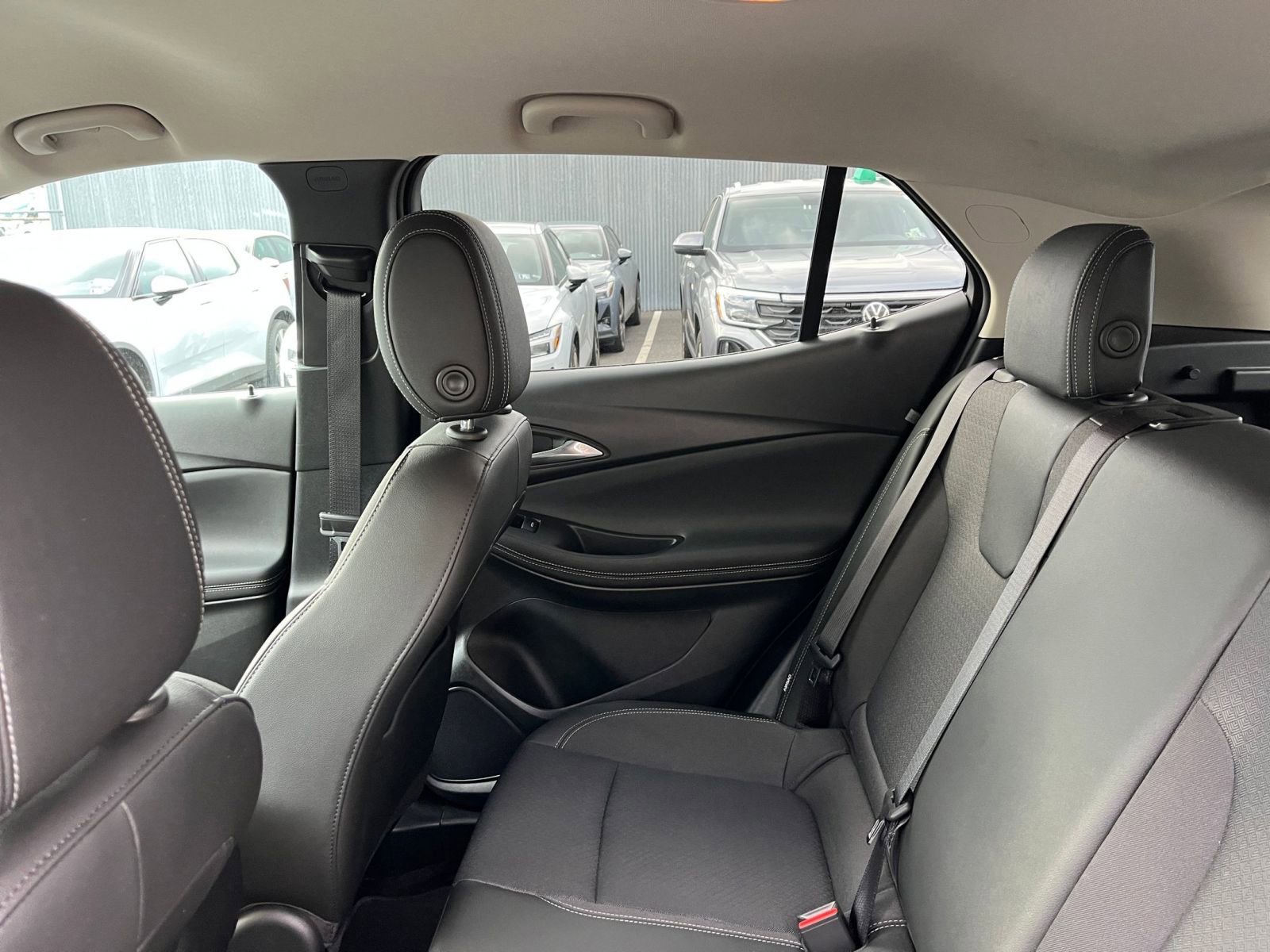 Used 2025 Buick Encore GX Preferred image 37