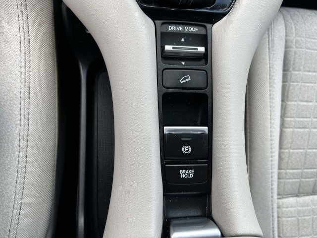 Used 2024 Honda HR-V LX image 31