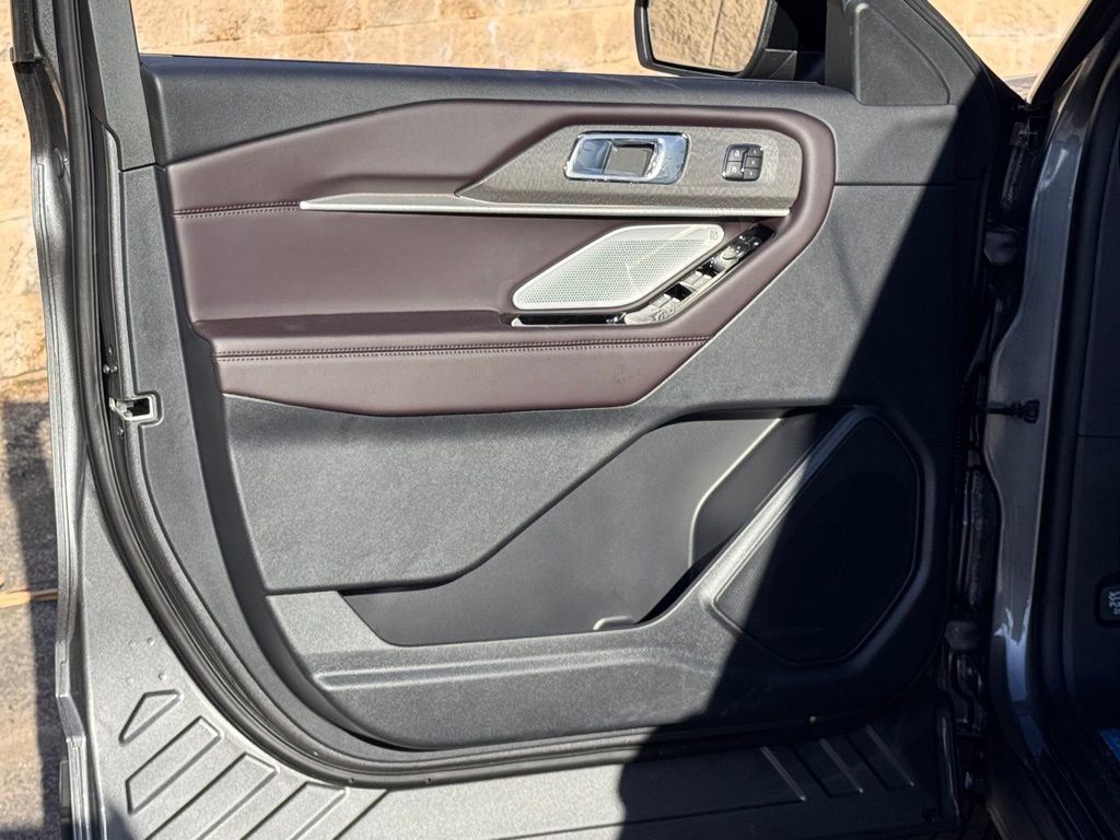 New 2026 Ford Explorer Platinum image 16