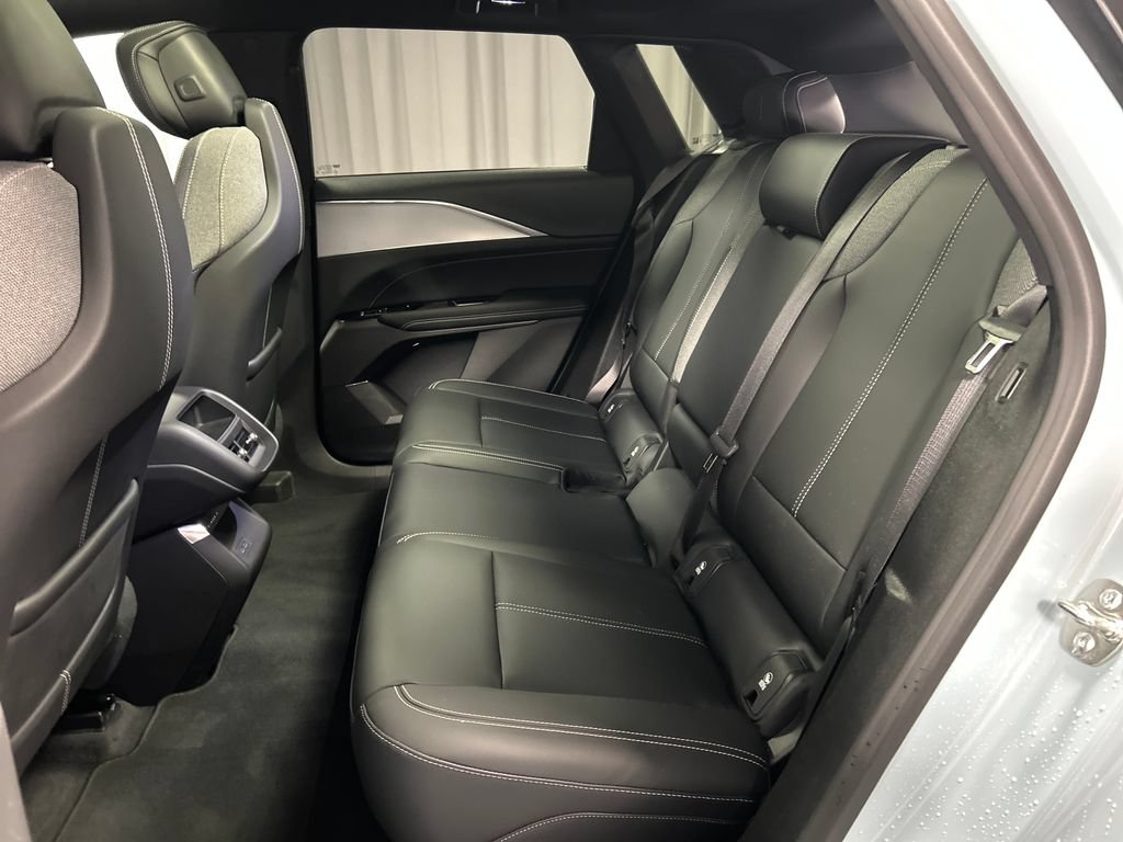 Used 2024 Cadillac Lyriq Tech AWD/4WD image 23