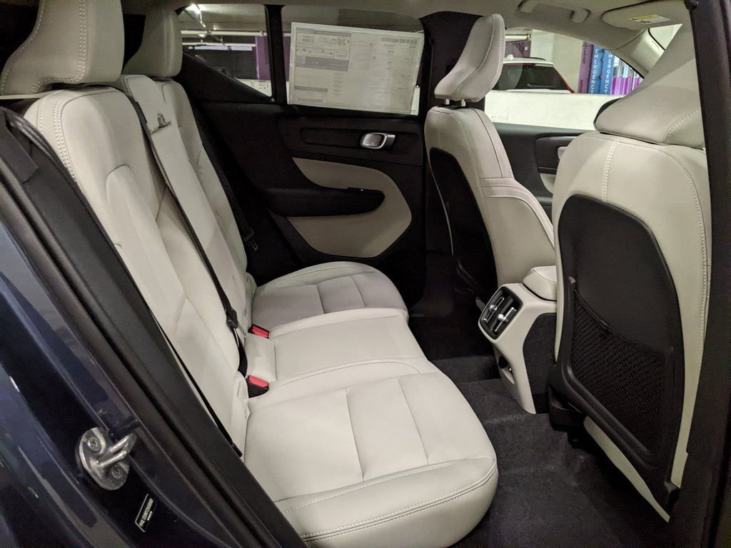 New 2026 Volvo XC40 B5 Ultra w/ Protection Package Premier AWD/4WD image 25