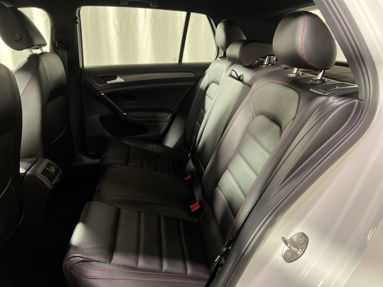 Used 2019 Volkswagen GTI SE image 24