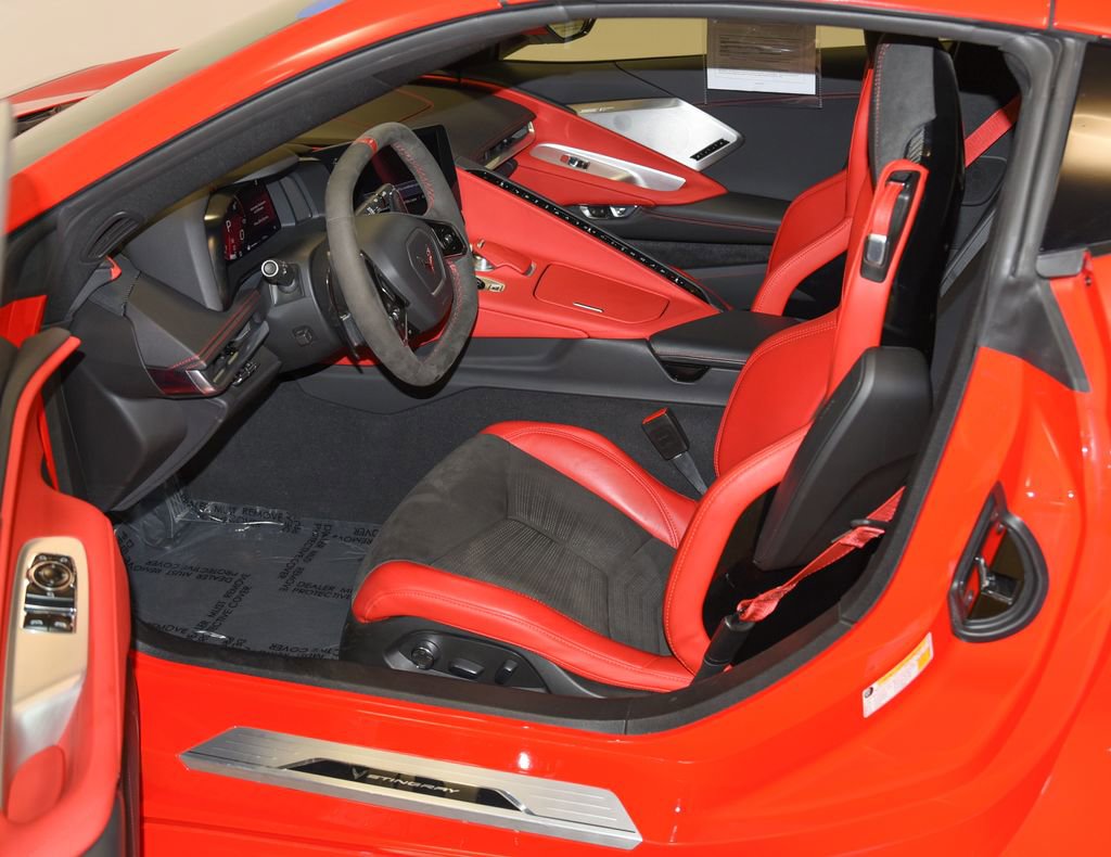 Used 2021 Chevrolet Corvette Stingray Preferred Cpe w/ 2LT image 2