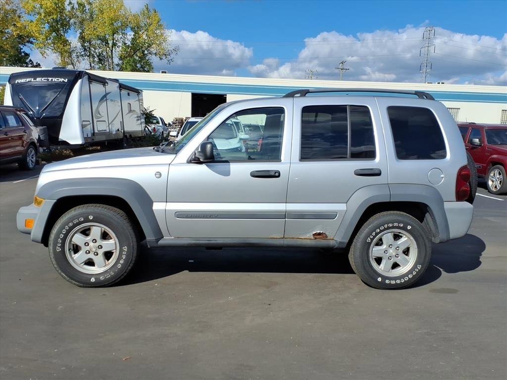 Used 2006 Jeep Liberty Sport image 2