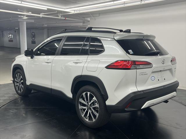 Certified 2025 Toyota Corolla Cross XLE image 4