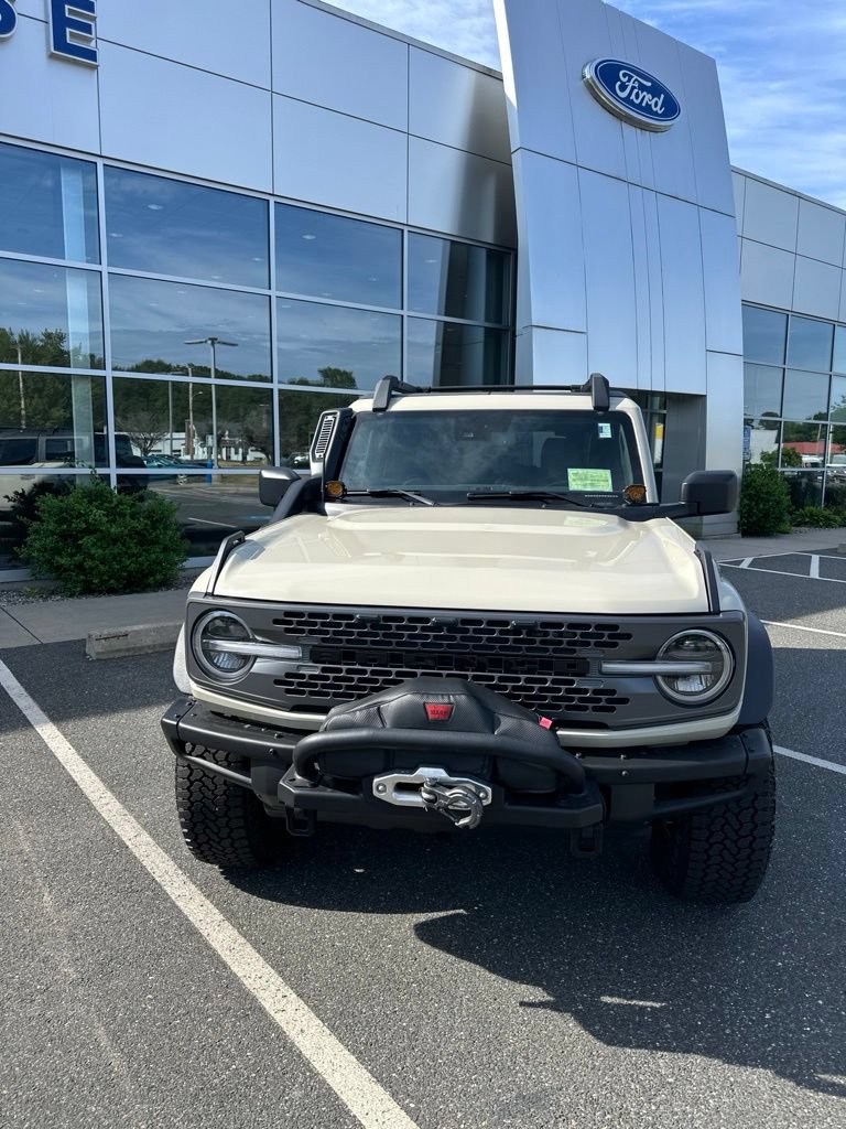 Used 2022 Ford Bronco Everglades AWD/4WD image 2