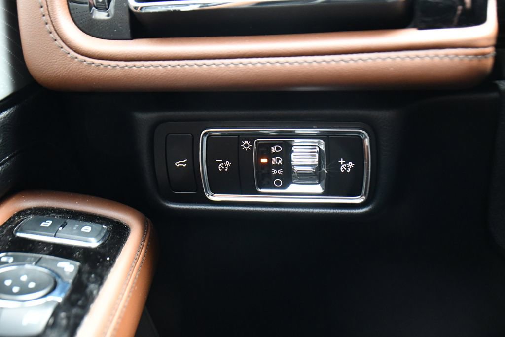 Used 2023 Lincoln Aviator Reserve w/ Equipment Group 201A AWD/4WD image 31