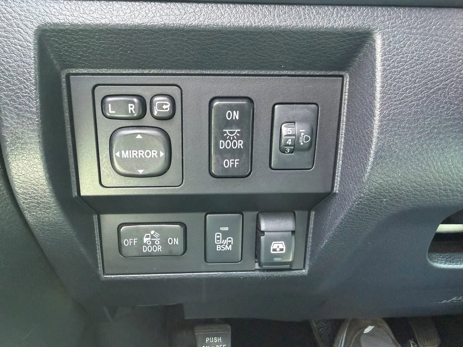 Used 2017 Toyota Tundra Platinum image 19