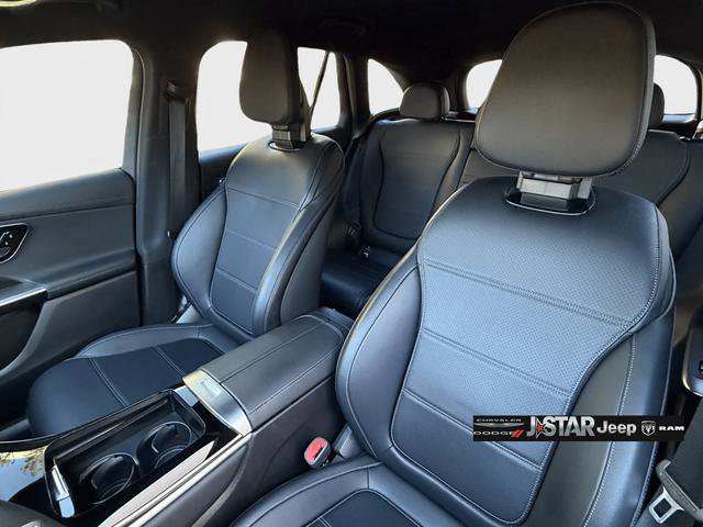 Used 2024 Mercedes-Benz GLC 300 image 12