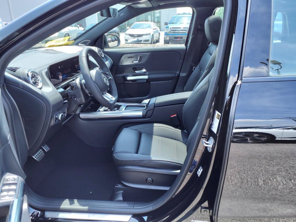 Used 2025 Mercedes-Benz GLA 35 AMG 4MATIC image 9