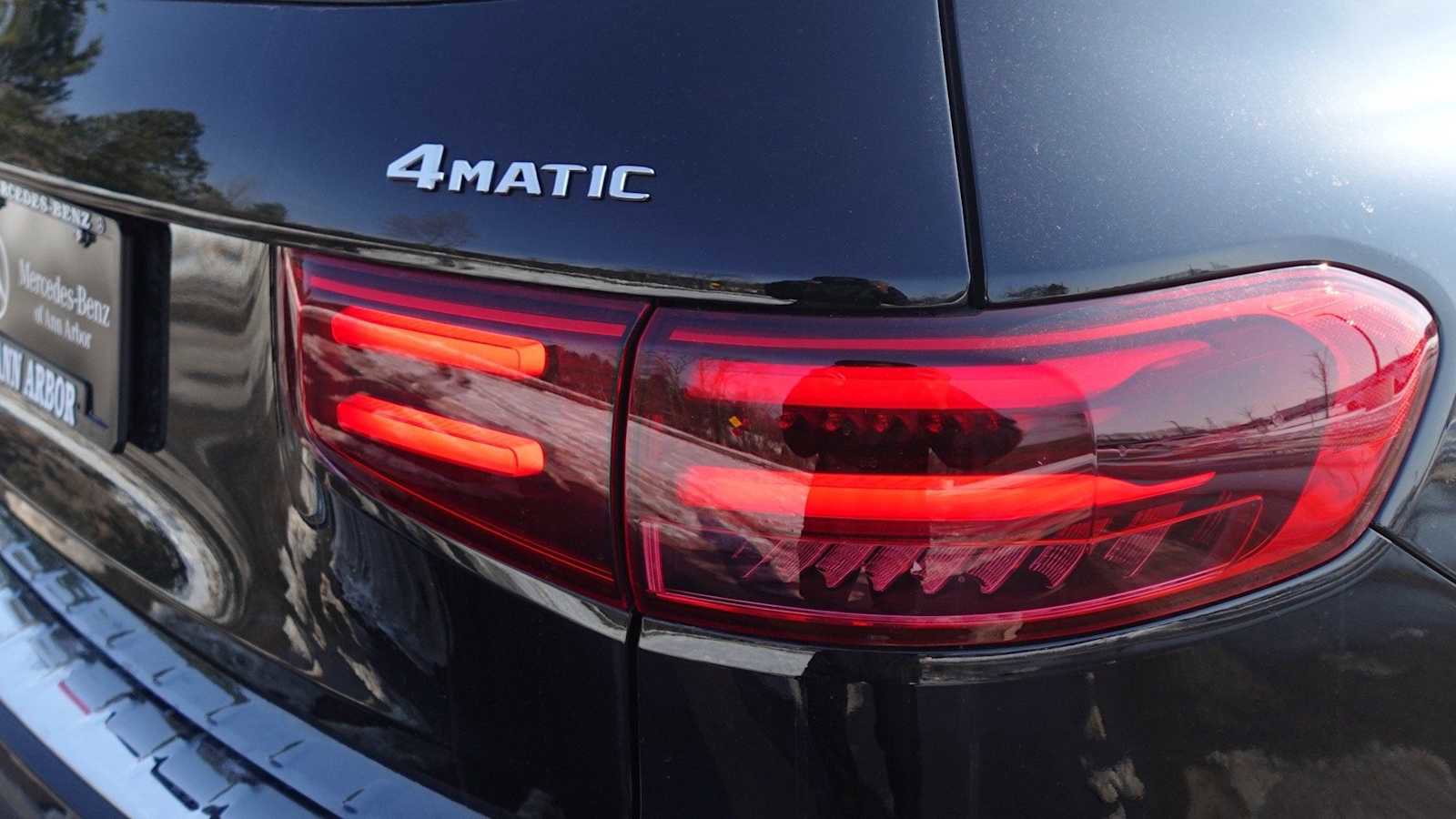 Used 2026 Mercedes-Benz GLB 250 4MATIC image 12