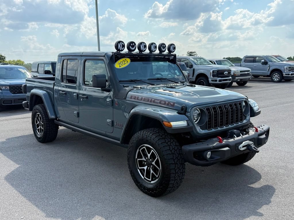 Used 2025 Jeep Gladiator Rubicon AWD/4WD image 2
