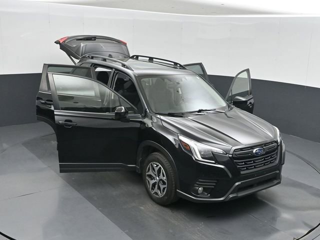 Used 2023 Subaru Forester Premium image 49
