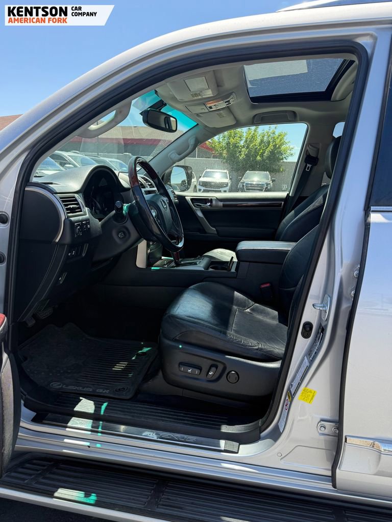 Used 2014 Lexus GX 460 w/ Premium Package AWD/4WD image 8