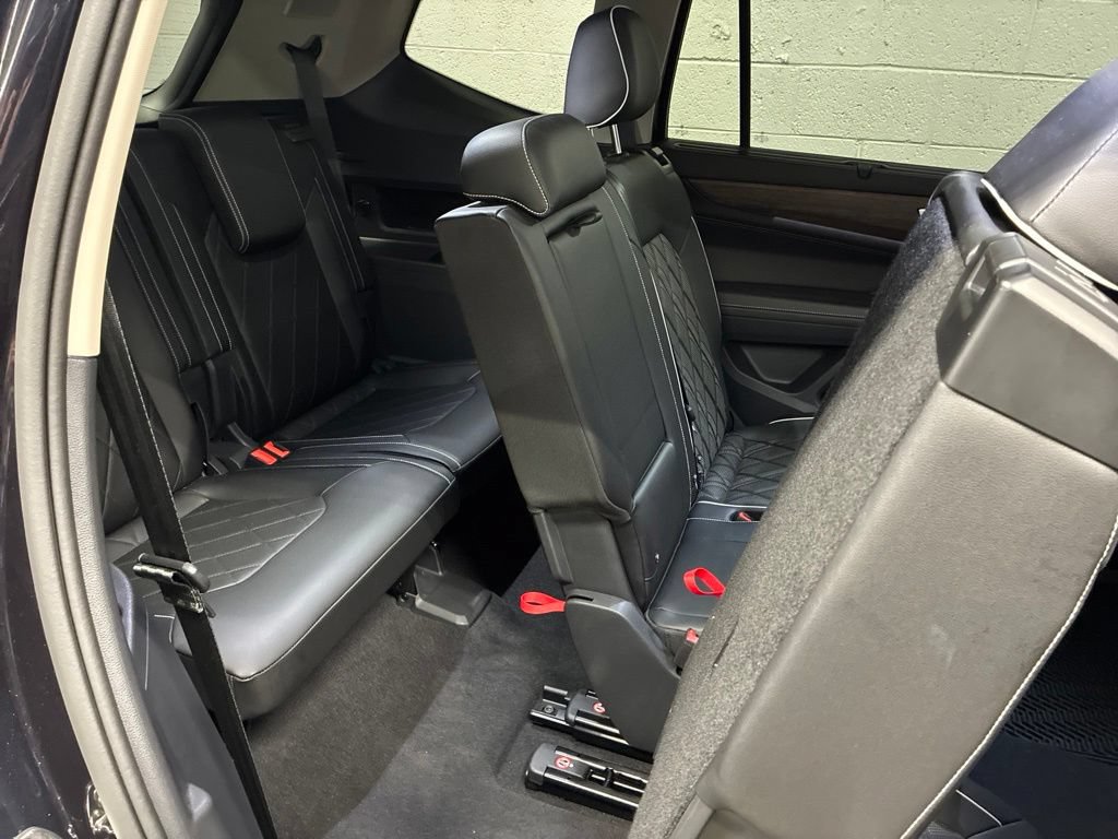 Used 2025 Volkswagen Atlas SEL Premium R-Line AWD/4WD image 13