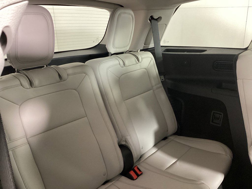 Used 2025 Lincoln Aviator Reserve w/ Equipment Group 201A image 11