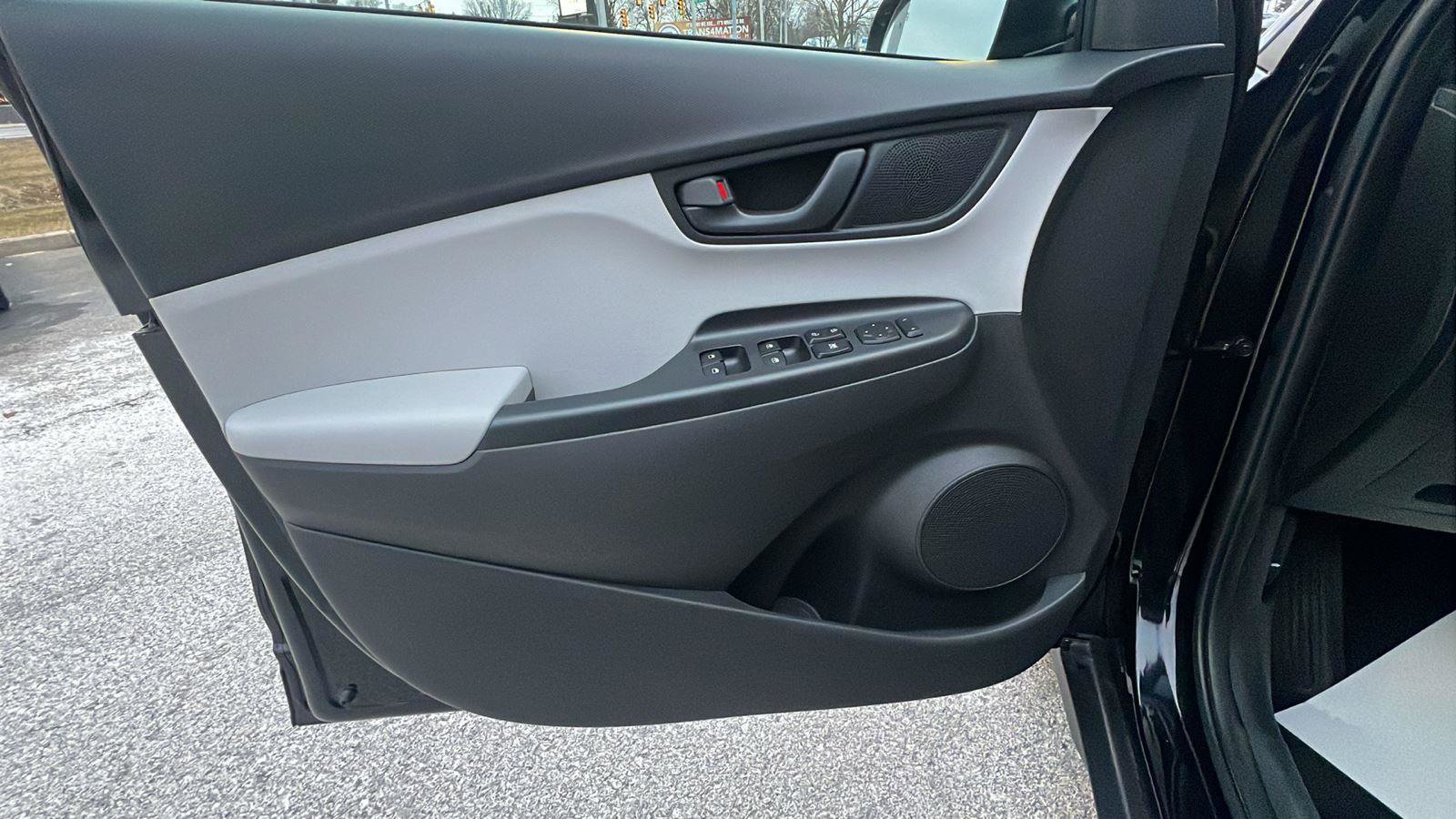 Used 2023 Hyundai Kona SEL w/ Cargo Package image 21