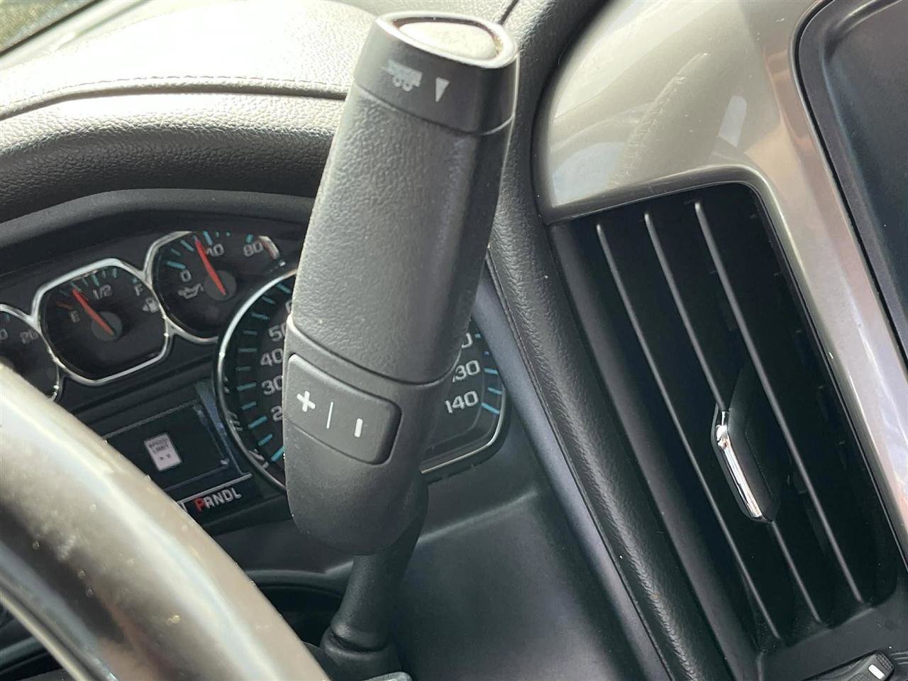 Used 2018 Chevrolet Silverado 1500 High Country image 23