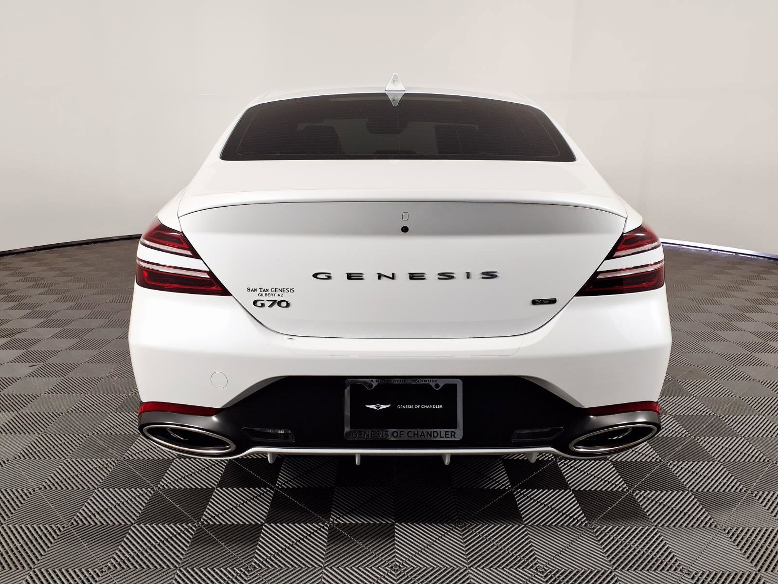 Certified 2022 Genesis G70 3.3T image 5