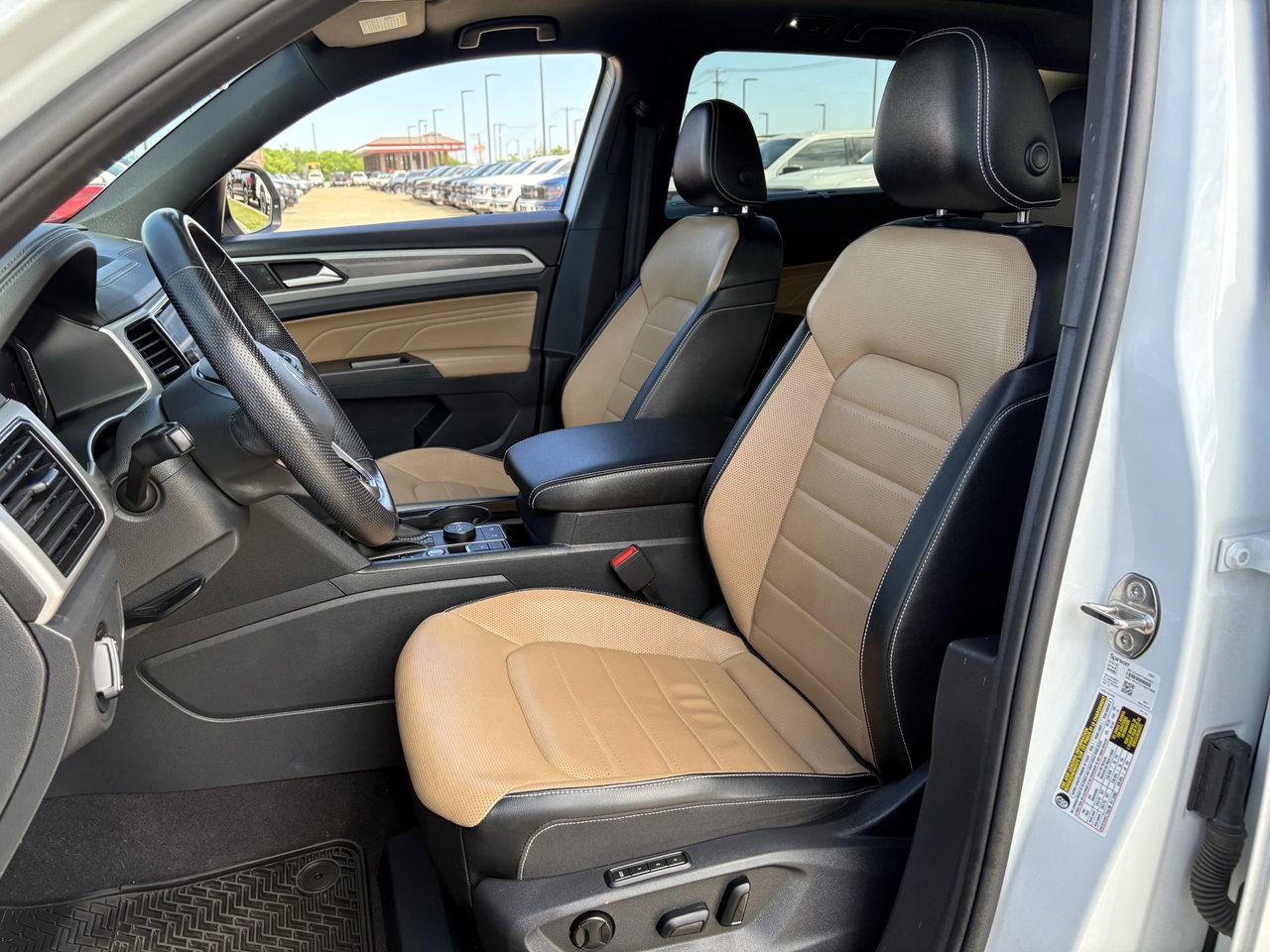 Used 2022 Volkswagen Atlas Cross Sport SEL Premium R-Line AWD/4WD image 25