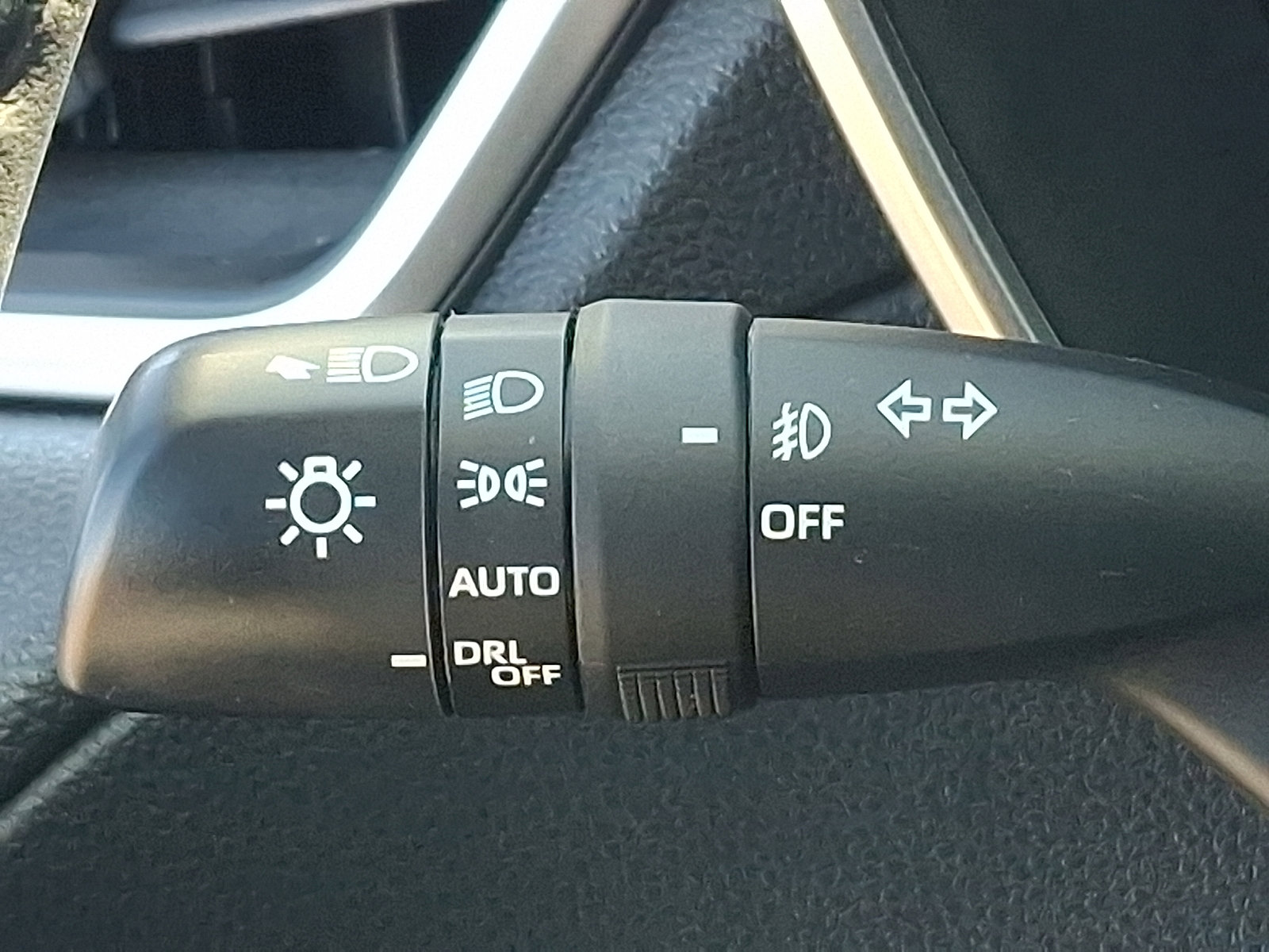 Certified 2022 Toyota Corolla Cross XLE image 25