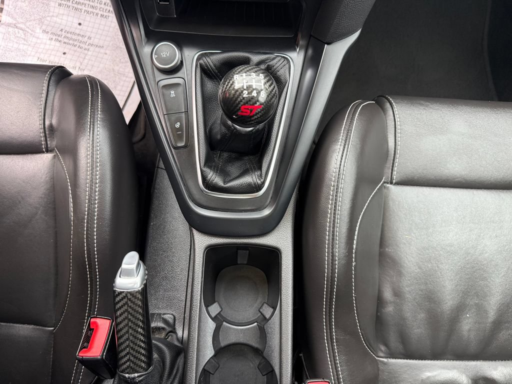 Used 2017 Ford Focus ST w/ Equipment Group 402A FWD image 24