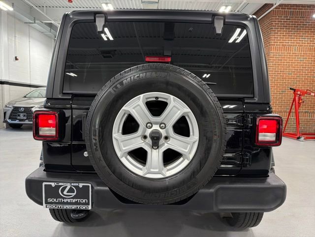 Used 2018 Jeep Wrangler Unlimited Sport S AWD/4WD image 7