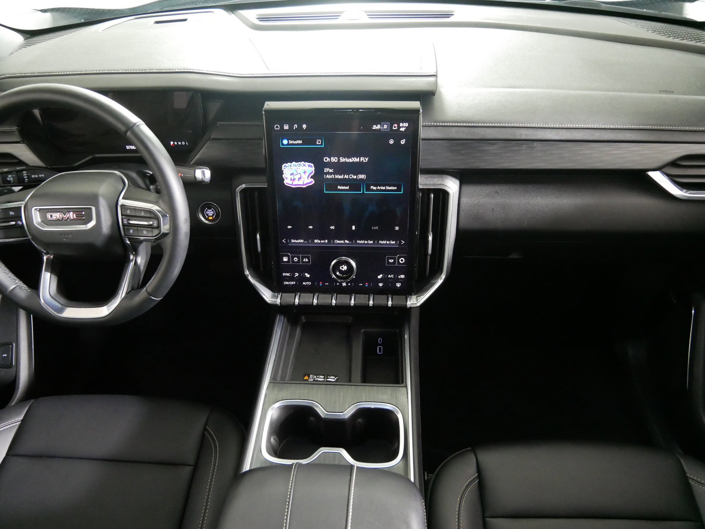 Used 2025 GMC Acadia Elevation w/ Elevation Premium Package image 10