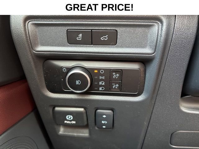 Used 2024 Ford Expedition Limited image 7