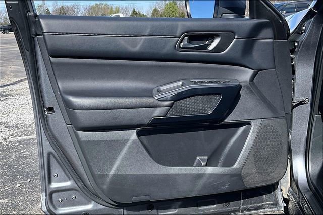 Used 2024 Nissan Pathfinder SV image 19