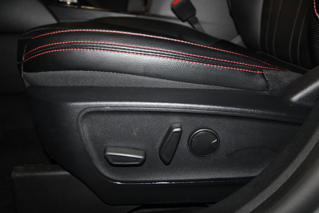 Used 2025 Ford Escape ST-Line Elite w/ Premium Technology Package AWD/4WD image 7