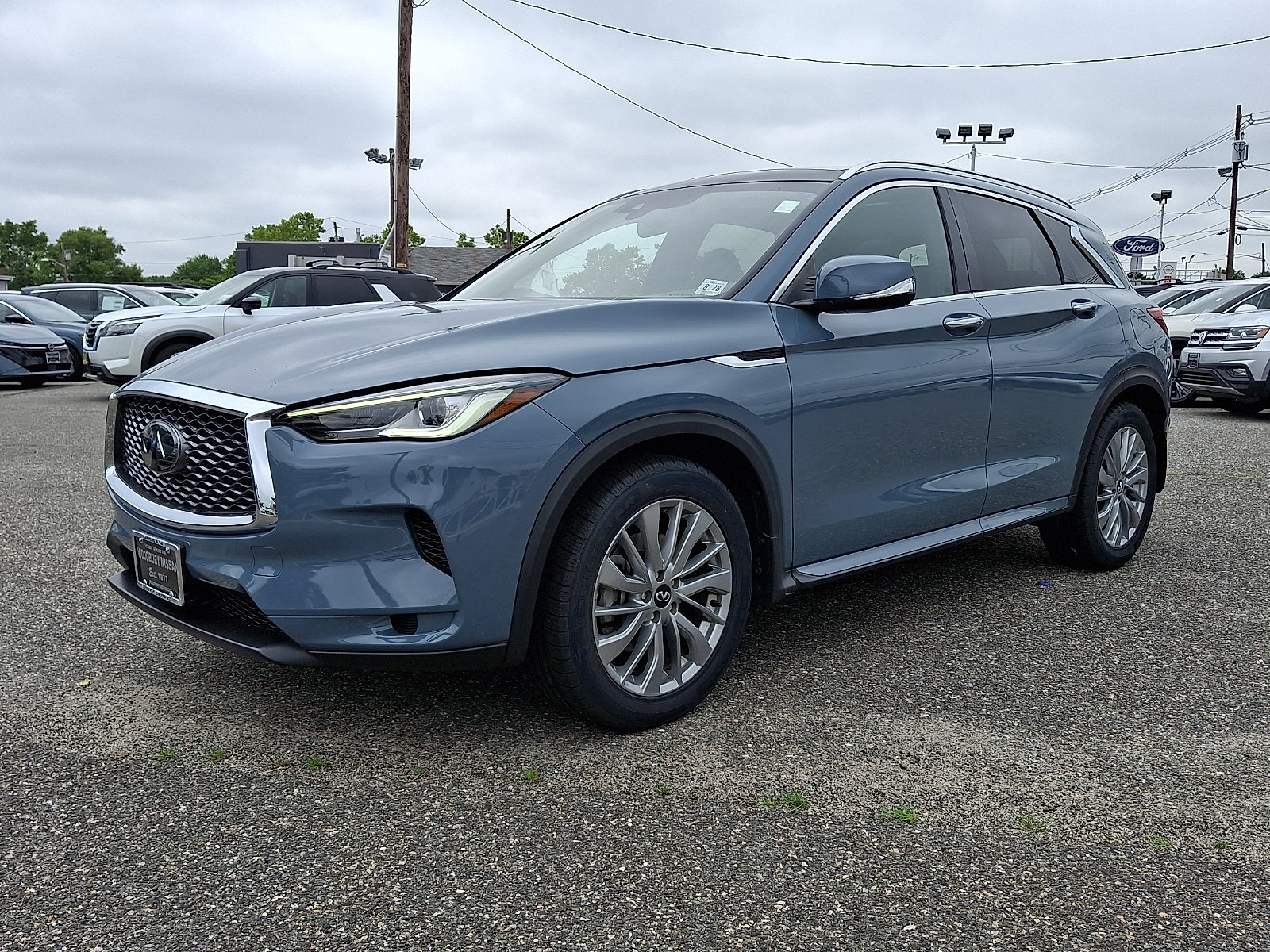 Used 2023 INFINITI QX50 Luxe AWD/4WD image 3